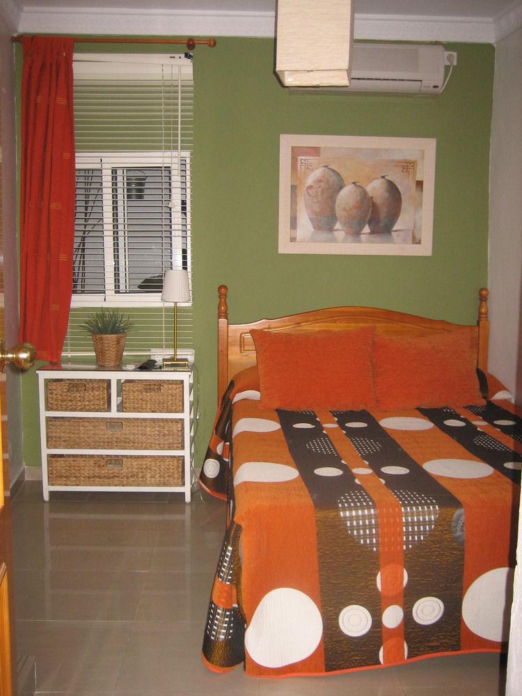 קוניל דה לה פרונטרה Hostal Tarantelo Conil מראה חיצוני תמונה