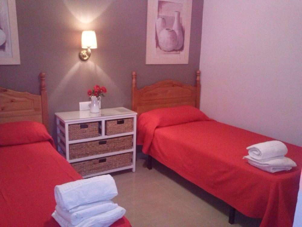 קוניל דה לה פרונטרה Hostal Tarantelo Conil מראה חיצוני תמונה